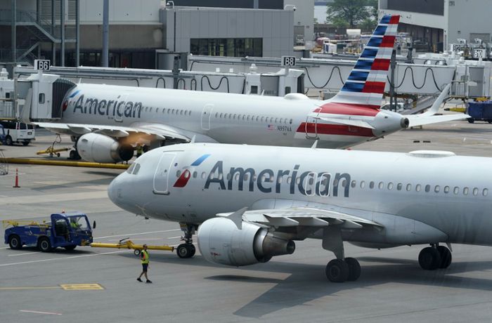 Flug von Miami nach London: Maschine von American Airlines dreht wegen Maskenverweigerer um