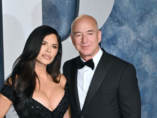 Lauren Sánchez und Jeff Bezos haben sich nach fünf Jahren Beziehung verlobt. Foto: Featureflash Photo Agency/Shutterstock.com
