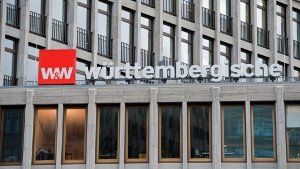 Unwetterschäden und Kosten für den Konzernumbau haben dem Finanzkonzern Wüstenrot und Württembergische (W&W) zu schaffen gemacht. Foto: dpa