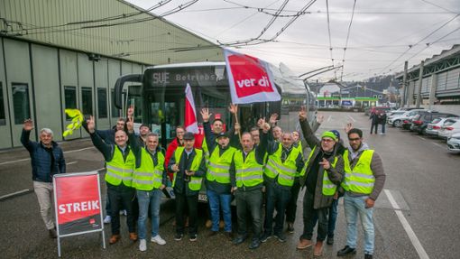 Busfahrer des SVE Esslingen wollen bessere Arbeitsbedingungen. Foto: Roberto Bulgrin