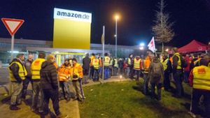 Amazon-Mitarbeiter streiken am Standort Rheinberg Foto: dpa