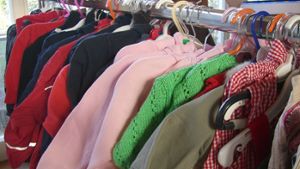 Kinderkleidung und mehr wird am Samstag angeboten. Foto: Archiv