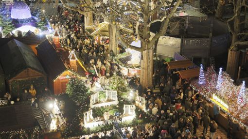 Gleich am ersten Abend sehr gut besucht: der Stuttgarter Weihnachtsmarkt Foto: Lichtgut//Leif Piechowski