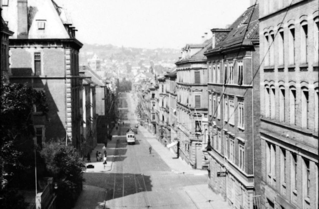 Fast alle Straßen des damaligen Stadtgebiets wurden fotografiert – darunter die Schwabstraße – hier vom Schwabtunnel aus gesehen. ...