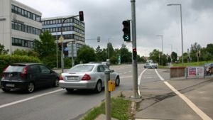 Auf der Vaihinger Straße an der Abzweigung zur Nord-Süd-Straße kommt es regelmäßig zu Behinderungen des Verkehrsflusses. Foto: Kai Müller