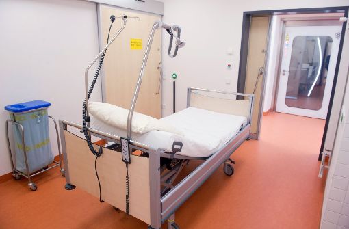 Patient Krankenhaus: Freie Stellen können oft nicht besetzt werden Foto: dpa