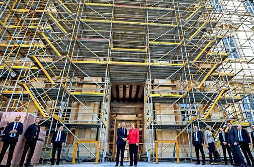 Das Berliner Schloss, wo Merkel am Donnerstag Macron empfangen hat, soll Ende 2019 in neuem Glanz erstrahlen. Die geplante Reform der EU wird sicher länger dauern. Foto: dpa