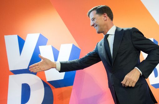 Die rechtsliberale Partei von Ministerpräsident Mark Rutte hat bei der Parlamentswahl den rechtspopulistischen Herausforderer Geert Wilders klar abgewehrt. Foto: dpa