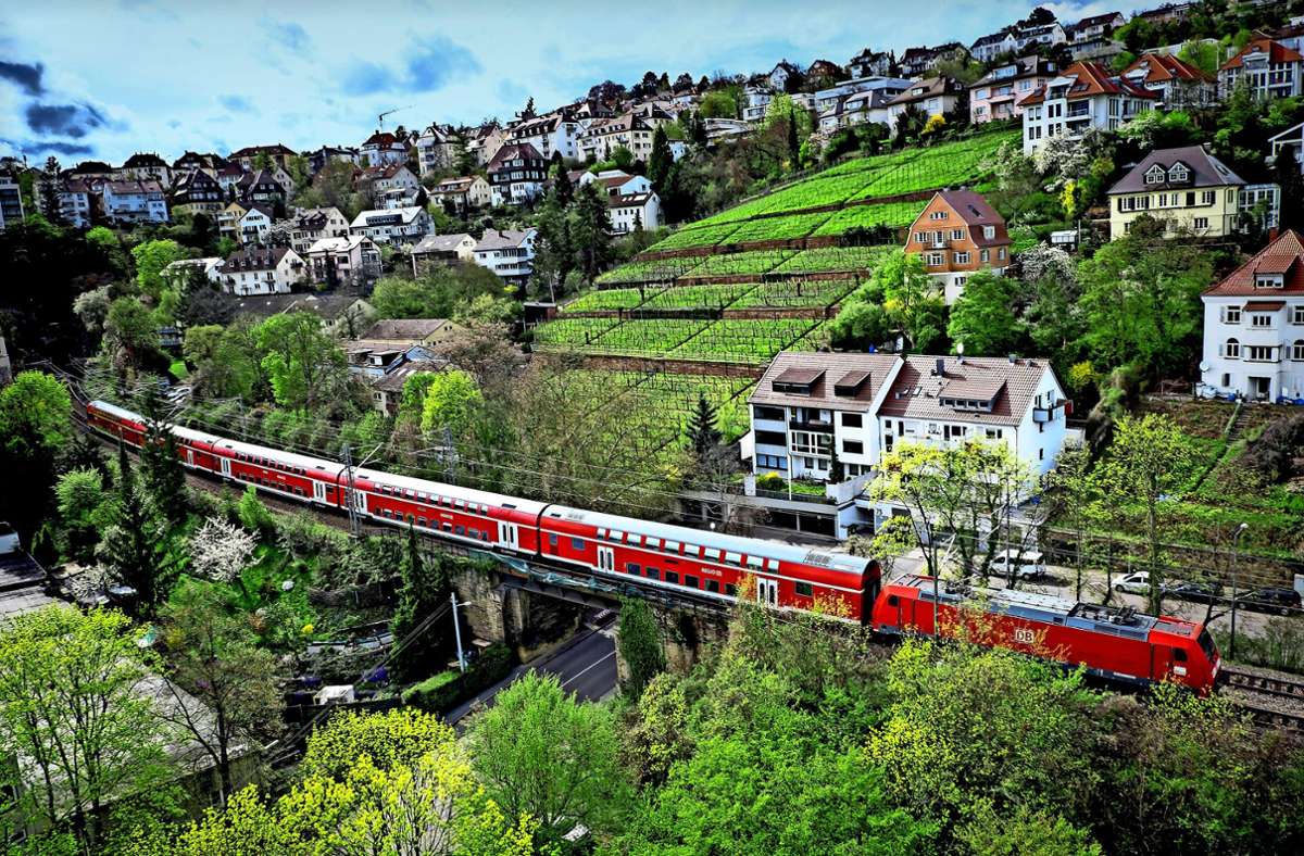 Darf sich die Bahn schon 2025 von diesem Schienenstrang  in Stuttgart trennen? Nein, sagt der Landesverkehrsminister. Foto: Lichtgut/Ach/ Zweygarth