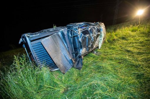 Der 21-jährige Beifahrer wurde aus dem Wagen geschleudert und erlitt dabei schwerste Verletzungen. Foto: 7aktuell.de/Simon Adomat