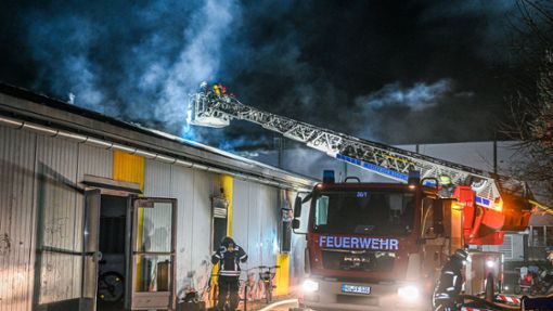 Bei einem Brand in einer Asylunterkunft in Nördlingen ist ein Mensch ums Leben gekommen. Foto: Marius Bulling/dpa