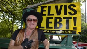 Elvis-Double gibt kostenloses Konzert in Stuttgart
