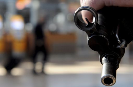 Ein Berliner Polizist hat aus Versehen  einen Schuss aus einer Maschinenpistole abgefeuert. Foto: dpa/Marcus Brandt