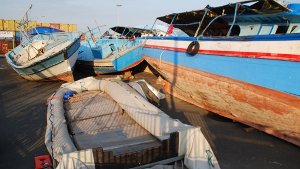 Beschlagnahmte Flüchtlingsboote im Hafen von Pozzallo auf Sizilien. Foto: dpa