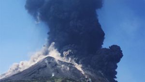 Video – Urlauber filmt seine Flucht vor Vulkan