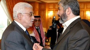 Hamas-Exilchef Chalid Maschaat (rechts) und Palästinenserpräsident Mahmud Abbas Foto: dpa