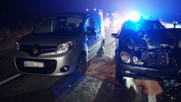 Crash fordert Stauchaos – Polizei moniert fehlende Rettungsgasse
