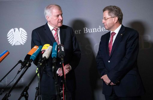 Bundesinnenminister Horst Seehofer hält zu Hans-Georg Maaßen. Foto: dpa