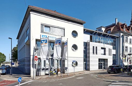 Auch der Volksbank-Hauptsitz in der Untertürkheimer Arlbergstraße soll in den kommenden zwei Jahren modernisiert werden. Foto: Volksbank am Württemberg