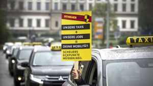 „Scheuerwehr“: Der Verkehrsminister als Feindbild auf der Demo Foto: Lichtgut/Leif-H.Piechowski