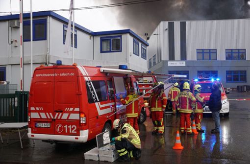 Am 10. März wurde die Galvanik der Firma SAM in Böhmenkirch bei einem Brand komplett zerstört. Foto: SDMG
