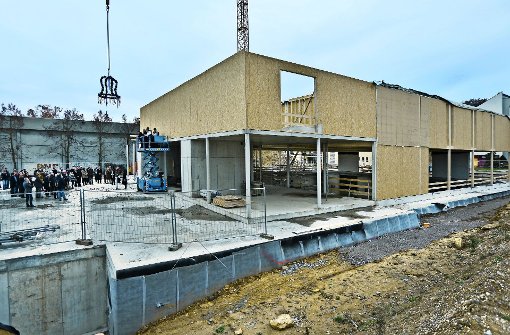Im kommenden Jahr soll das  Schulungszentrum, das mit modernster Technik und barrierefreiem Zugang  ausgestattet ist. fertig sein. Foto: Horst Rudel