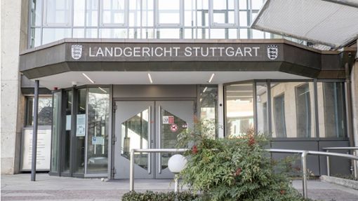Vor dem Landgericht Stuttgart hat der Prozess gegen einen 24-Jährigen wegen des Vorwurfs des versuchten Mordes begonnen. Foto: //Tobias Steinmaurer