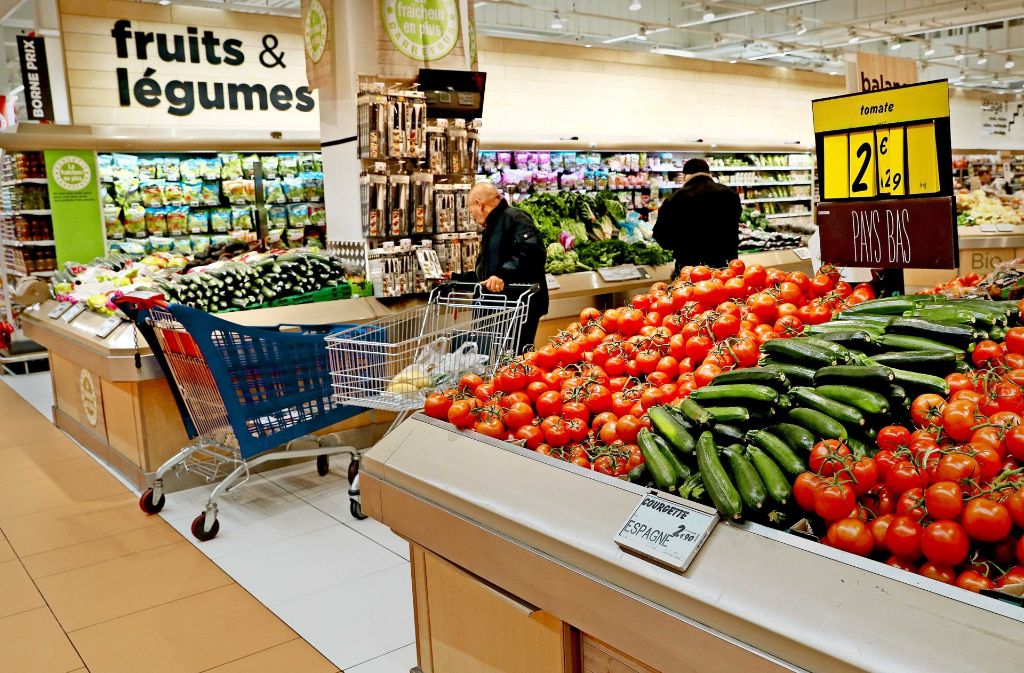 Große Auswahl in einem französischen Carrefour. In Deutschland fallen die Supermärkte insgesamt kleiner aus. Foto: AFP