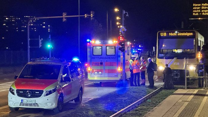 Unfall in Stuttgart-Sillenbuch: Fußgänger von Stadtbahn erfasst – Zeugen gesucht