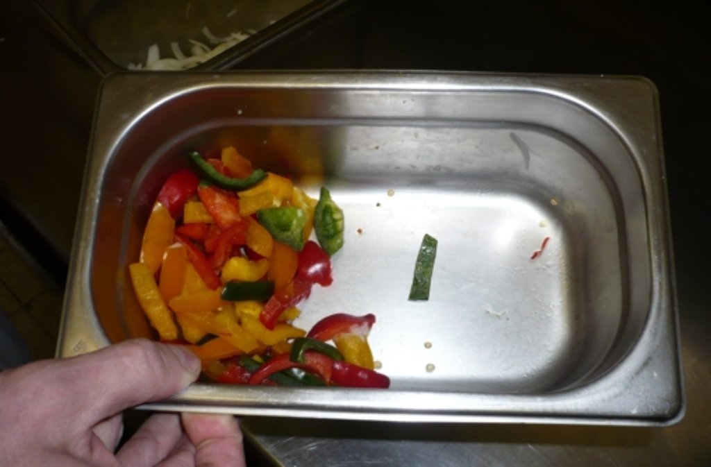Gemüse ist gesund - allerdings nicht, wenn es verschimmelt ist, wie die Paprika in einer Stuttgarter Pizzeria.