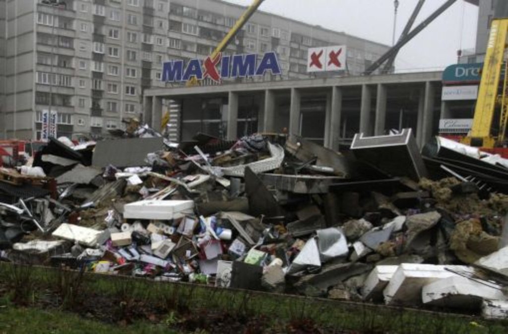 Mehr als 50 Menschen sind bei einem Dacheinsturz in Riga ums Leben gekommen.