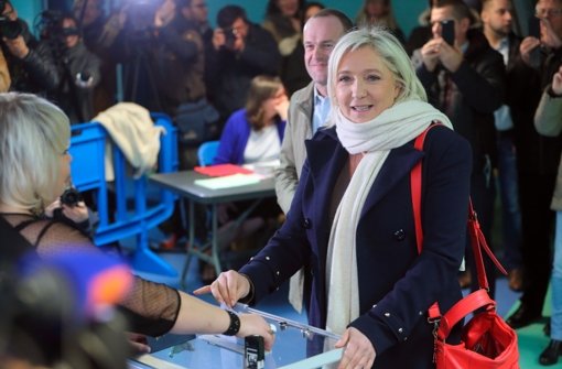 Marine Le Pen vom Front National bei ihrer Stimmabgabe am Sonntag. Foto: Getty Images Europe