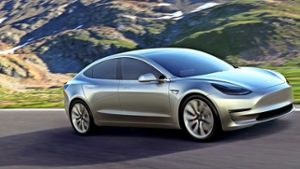 So sieht das neue Auto „Model 3“ aus, mit dem Tesla vom Luxus- in den Massenmarkt vordringen will Foto: Tesla Motors