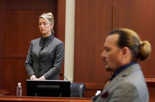 Die Geschworenen haben sowohl Amber Heard  als auch Johnny Depp schuldig gesprochen (Archivbild). Foto: AFP/STEVE HELBER