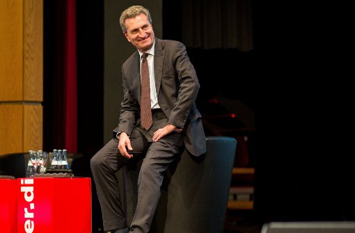Günther Oettinger bei der Verdi-Landesbezirkskonferenz – nicht ganz so entspannt wie gewohnt. Foto: dpa