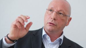 Der Gesamtbetriebsratschef von Porsche, Uwe Hück, verteidigt den Dividendenbeschluss. Foto: dpa