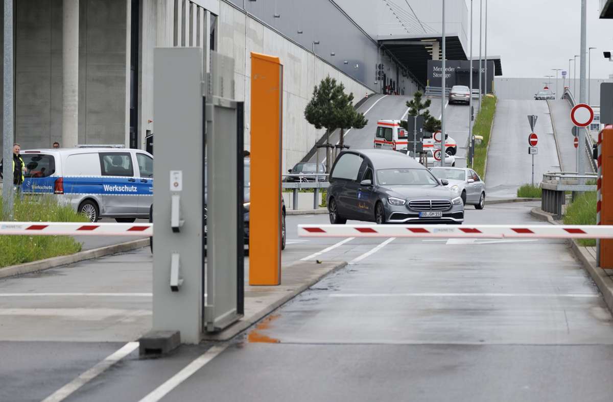 Zwei Menschen kamen im Sindelfinger Mercedes-Werk ums Leben.