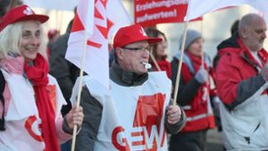 Die Gewerkschaften stimmen sich auf einen Arbeitskampf ein. Foto: dpa