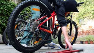 Einbruchsdiebstähle in Stammheim: Mehrere Fahrräder gestohlen – ertappter Verdächtiger flüchtet