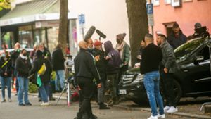 Fatih Akin (lila Jacke) dreht in Esslingen den Film Rheingold. Foto: Roberto Bulgrin