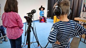 Zu den Aufgaben der Landesmedienanstalten gehört die Förderung der Medienkompetenz, wie hier in einem Kindergarten in Gera bei einem Schnupperkurs. Foto: dpa