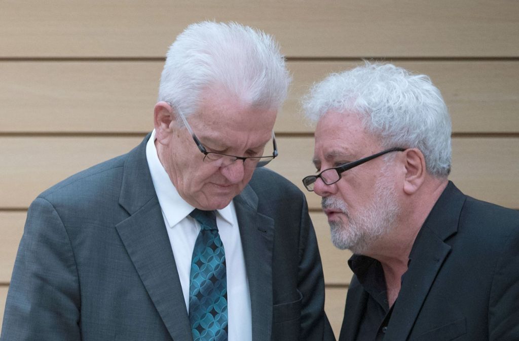 Klaus-Peter Murawski (Grüne) (rechts im Bild) hat hat aus gesundheitlichen Gründen und auf ärztlichen Rat seine Versetzung in den Ruhestand beantragt. Foto: dpa