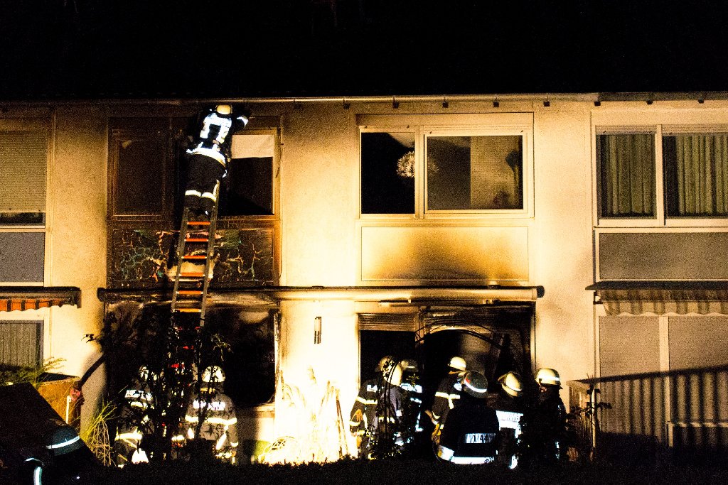 In Sindelfingen ist an Heilig Abend ein Weihnachtsbaum in Brand geraten. In dem Reihenmittelhaus entstand ein Schaden von rund 100.000 Euro.