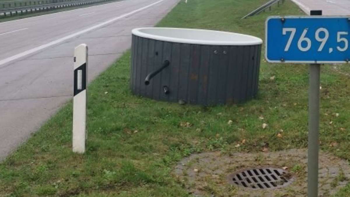 Vorfall auf A7 bei Ellwangen: Autofahrer verliert Whirlpool mitten auf der Autobahn