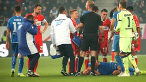 Foul an Pavel Kaderabek, Rot für Emiliano Insua. Foto: Pressefoto Baumann