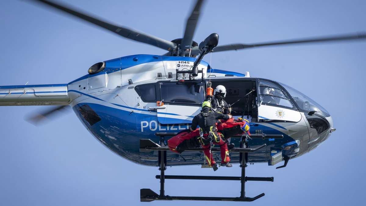 Feuerwehr und Polizei in Stuttgart: Rettungsübung am Gaskessel erregt  Aufsehen