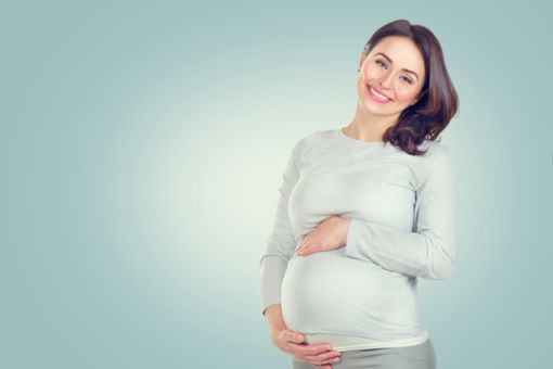 Was gilt für Schwangere und Stillende? Foto: Subbotina Anna / shutterstock.com