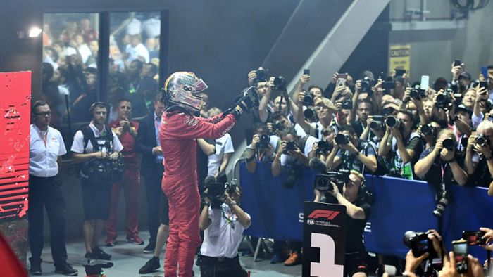 Sebastian Vettel triumphiert in der Nacht von Singapur