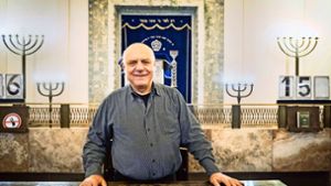 Michael Kashi in der Synagoge: „Ich bin modern orthodox.“ Foto: Lichtgut/Achim Zweygarth