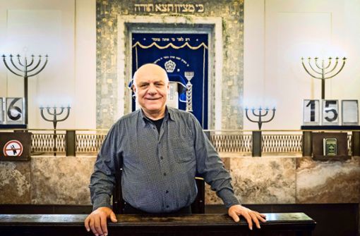 Michael Kashi in der Synagoge: „Ich bin modern orthodox.“ Foto: Lichtgut/Achim Zweygarth